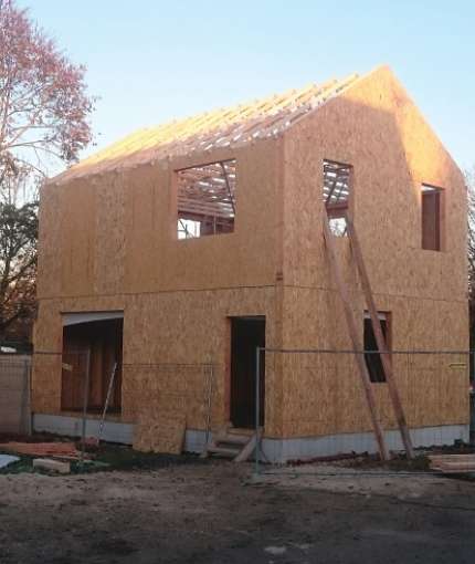 <strong>Envie de faire construire votre maison en ossature bois ?</strong><br/>Laissez s'exprimer votre imagination pour concevoir votre future maison comme vous le souhaitez. Votre maison sera unique ! Nous la construisons ensemble.